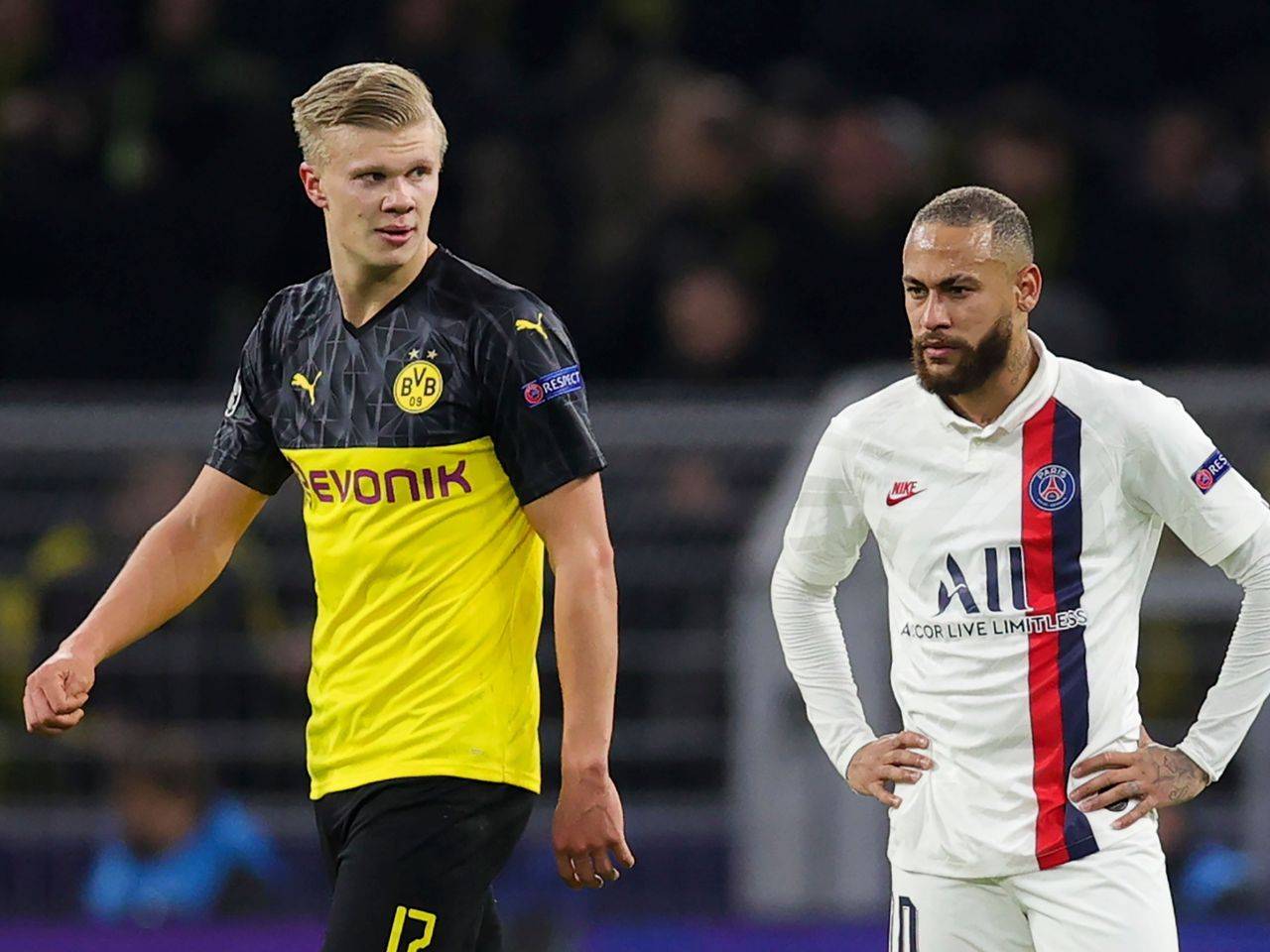 赛后体能课后，曼城篮板制胜备战意甲，目标明确，医务组通报恢复(官兵们运用健身器械进行体能训练的情景)