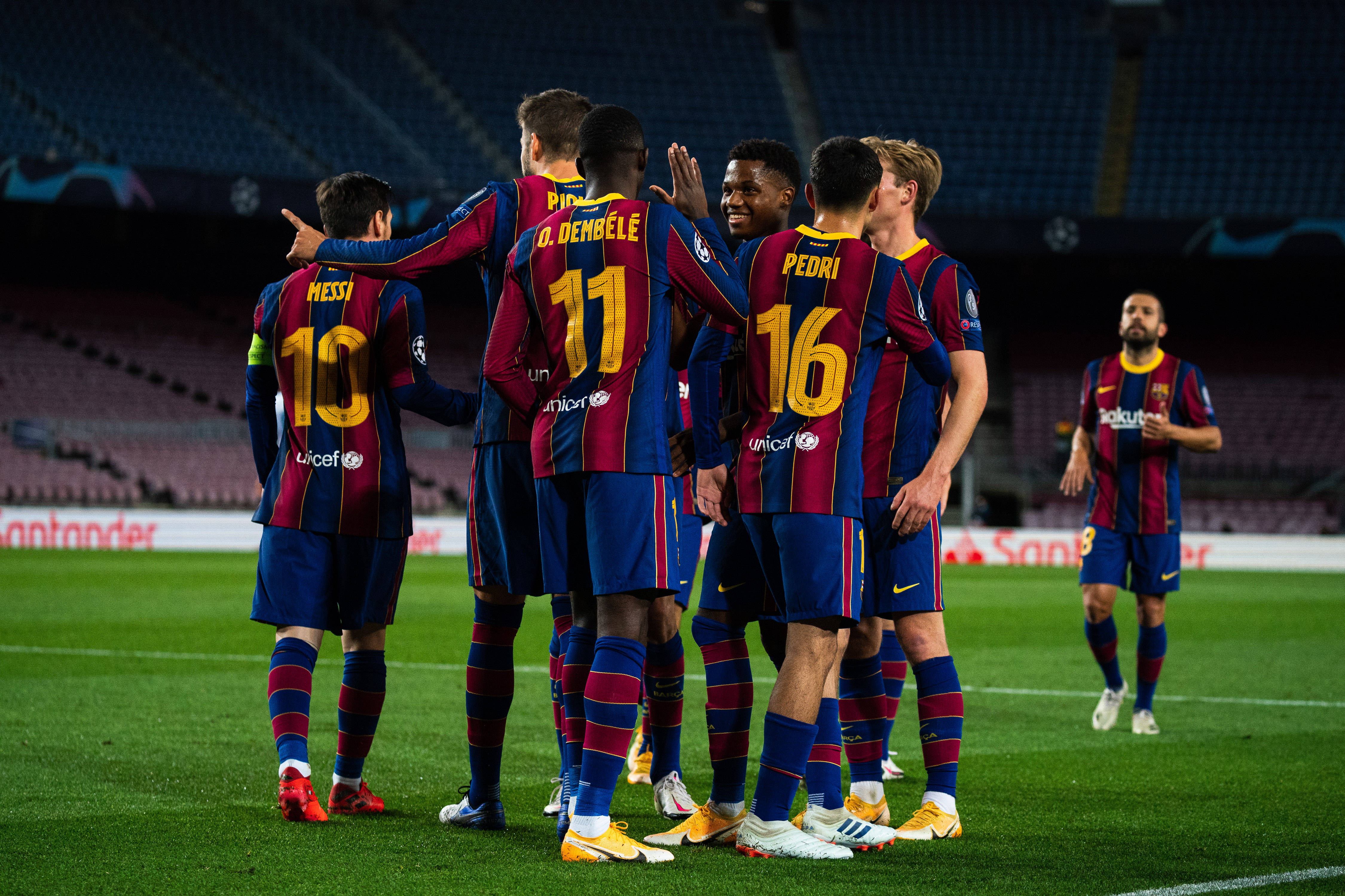 冲刺阶段西甲焦点战，多特蒙德战术微调，球迷炸锅，细节决定成败(中途岛最震撼的海战)