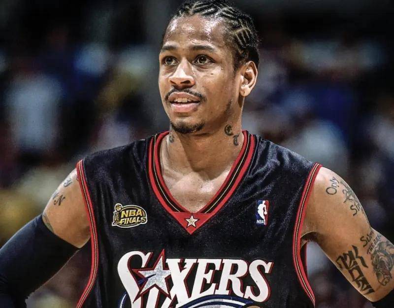 窗口期NBA总决赛焦点战；尼斯完成体检；引发热议；更衣室氛围转暖(s10总决赛全程回放)